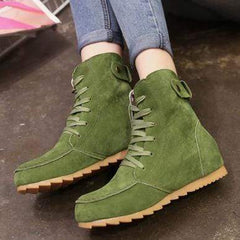 Vanliga platt fuskmocka Criss Cross Rund Toe Casual Boots