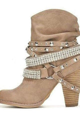 Böjda ankelklackade stövlar 