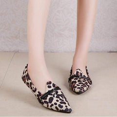 Leopard-Tip Point Flats