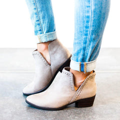 Modenya Deep V Middle Boots 