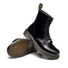 Platta lågklackade brittiska Martin-stövlar i röret Par Korta stövlar i läder 