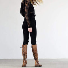 Mode och bekväma långa stövlar med låg klack för kvinnor