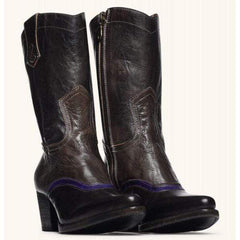 Snygga högklackade läderstövlar för kvinnor