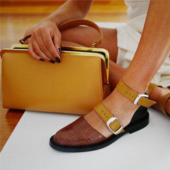 Comfortable Flat Bottom Round Hollow Color Matching Sandals