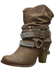 Böjda ankelklackade stövlar 