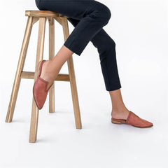 Fashion   Versatile Woven Pointed Flat Shoes