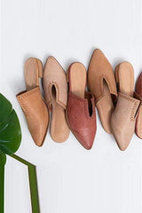 Fashion   Versatile Woven Pointed Flat Shoes