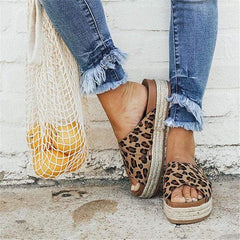 Mode vilda tofflor med tjocka sulor 