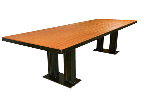 beauty-shot: "Dovetail" Dining Table