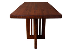 beauty-shot: Manhattan Dining Table