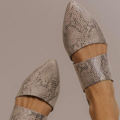 Chic Pointed Toed Printed Hollow Flat Sandal