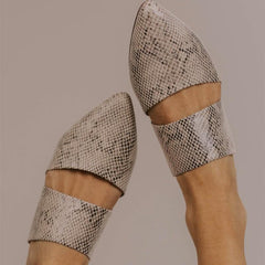 Chic Pointed Toed Printed Hollow Flat Sandal