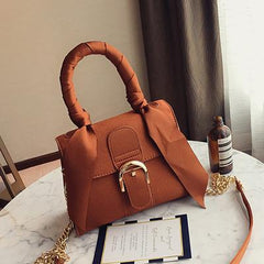 Torbica od satena sa mašnom