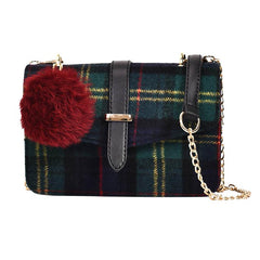 Mala messenger torbica sa pomponom i lancem