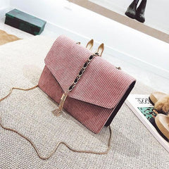 Samtasta torbica sa lancem