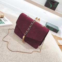 Samtasta torbica sa lancem