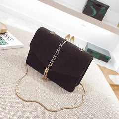 Samtasta torbica sa lancem